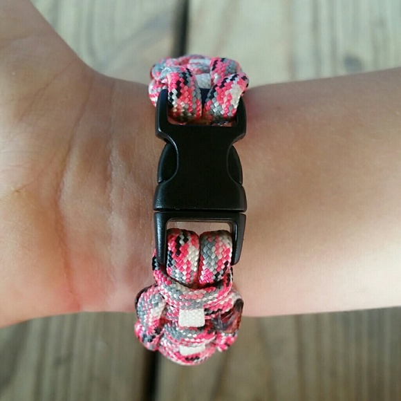 GIRLS Aromatherapy Tactical 550 Paracord Bracelet - Picture 3 of 5